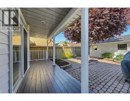 532 54 Avenue SW - photo 40