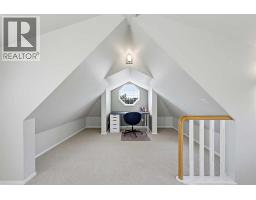 532 54 Avenue SW - photo 26