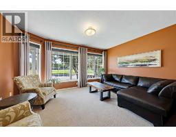 532 54 Avenue SW - photo 6