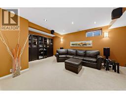 532 54 Avenue SW - photo 36