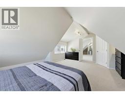 532 54 Avenue SW - photo 33