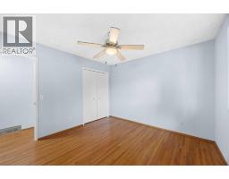 165 Marbrooke Circle, Calgary, AB T2A2W4 Photo 14