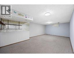 165 Marbrooke Circle, Calgary, AB T2A2W4 Photo 25