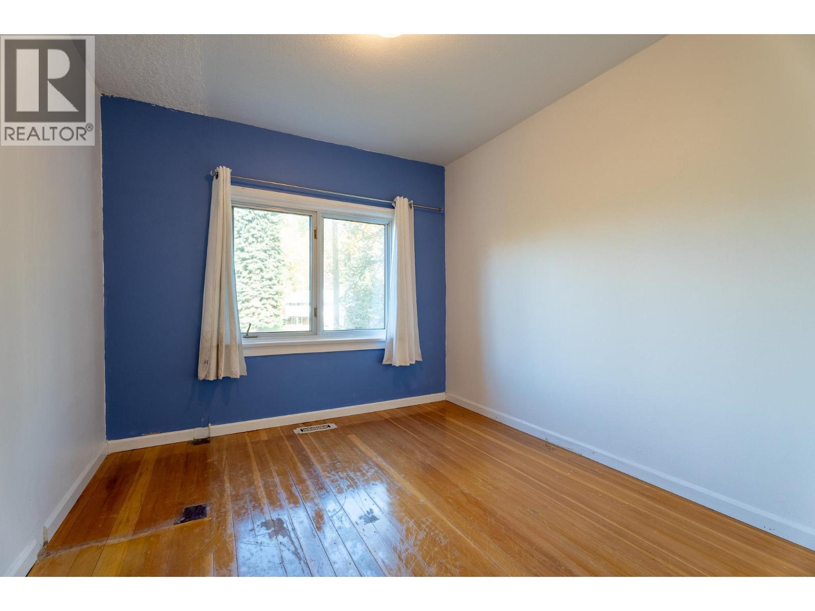 1553 AINTREE DRIVE - 13