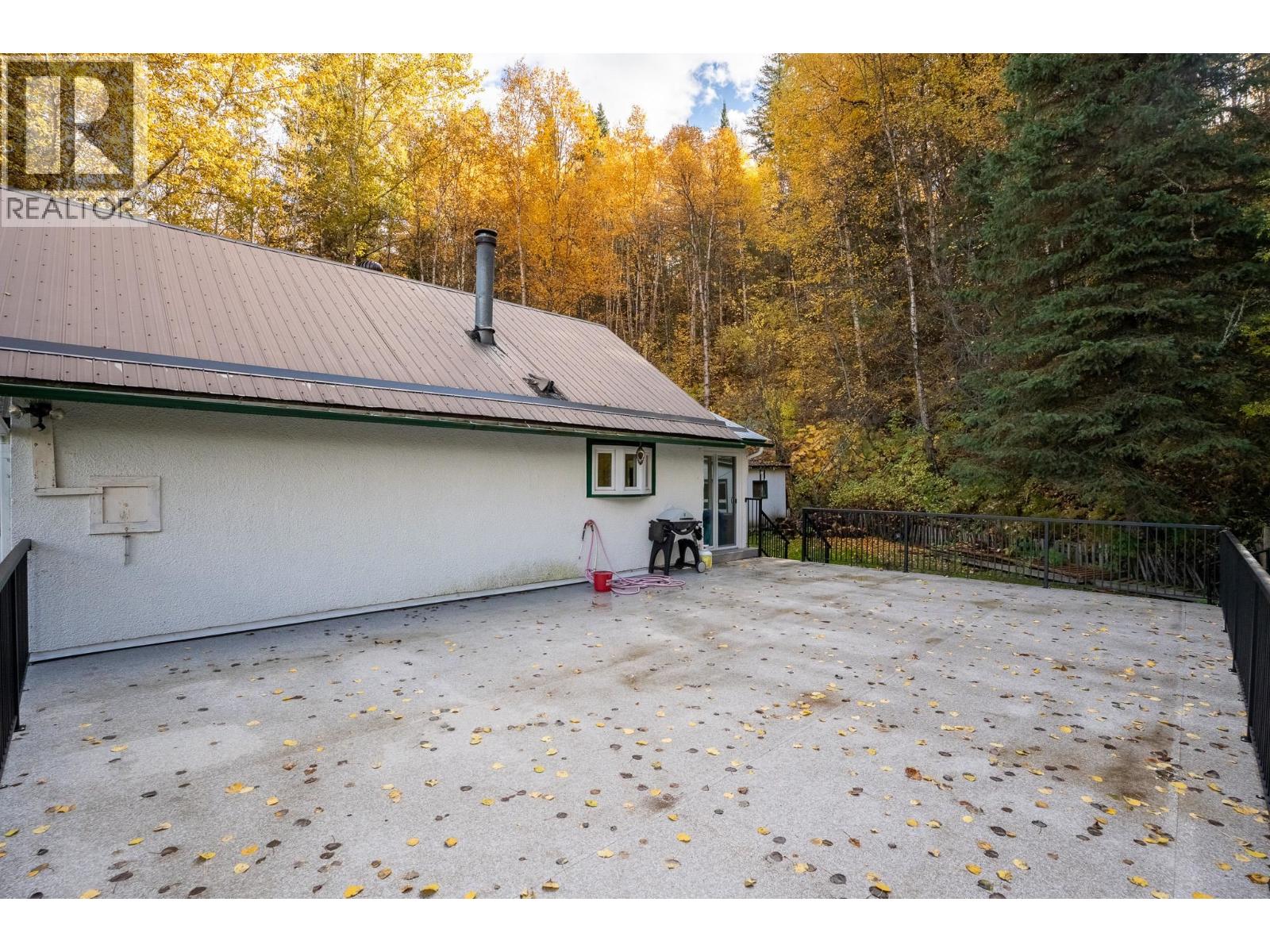 Photo 24 of 28 — 1553 AINTREE DRIVE · Prince George, BC