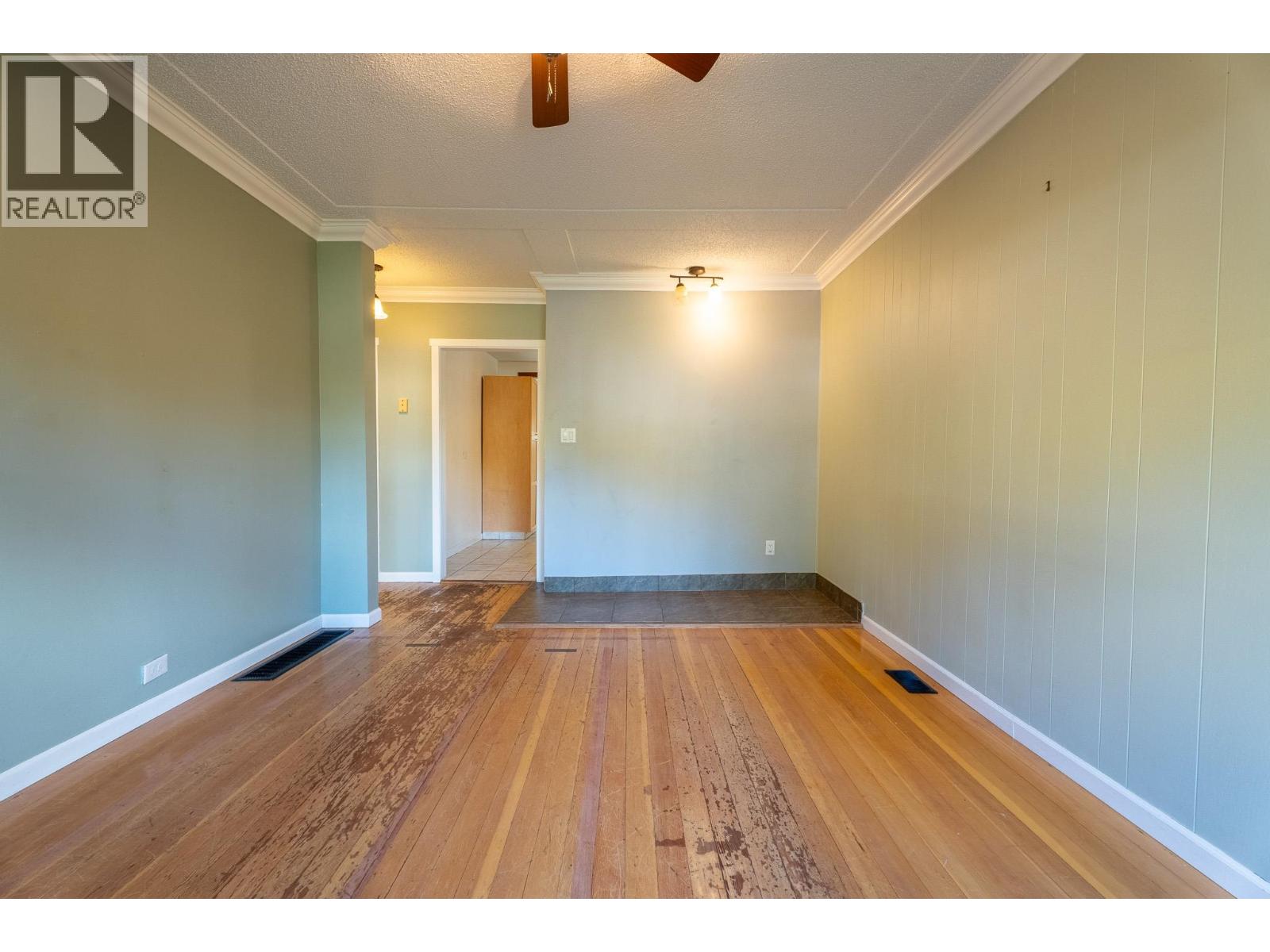 Photo 8 of 28 — 1553 AINTREE DRIVE · Prince George, BC
