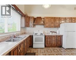 Kitchen - 32 San Fernando Drive, Hamilton, ON L9C2C2 Photo 14