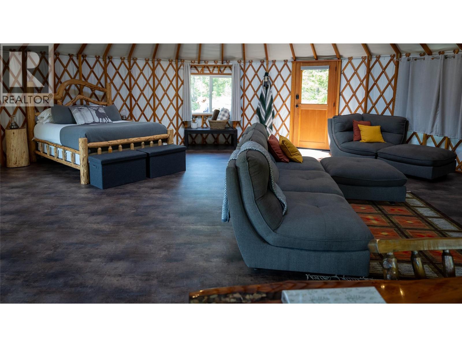 7058 95 Highway, Radium Hot Springs - Image 1