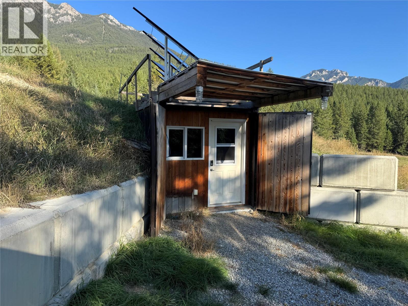 7058 95 Highway, Radium Hot Springs - Image 1