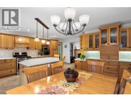 Bedroom - 780 Huntington Drive, Kamloops, BC V2B6G4 Photo 14