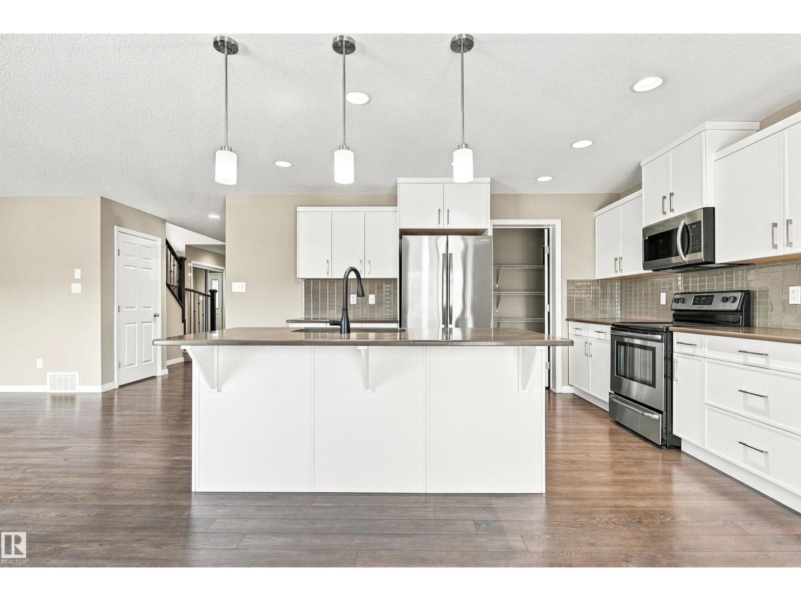 3528 CLAXTON CR SW - 2