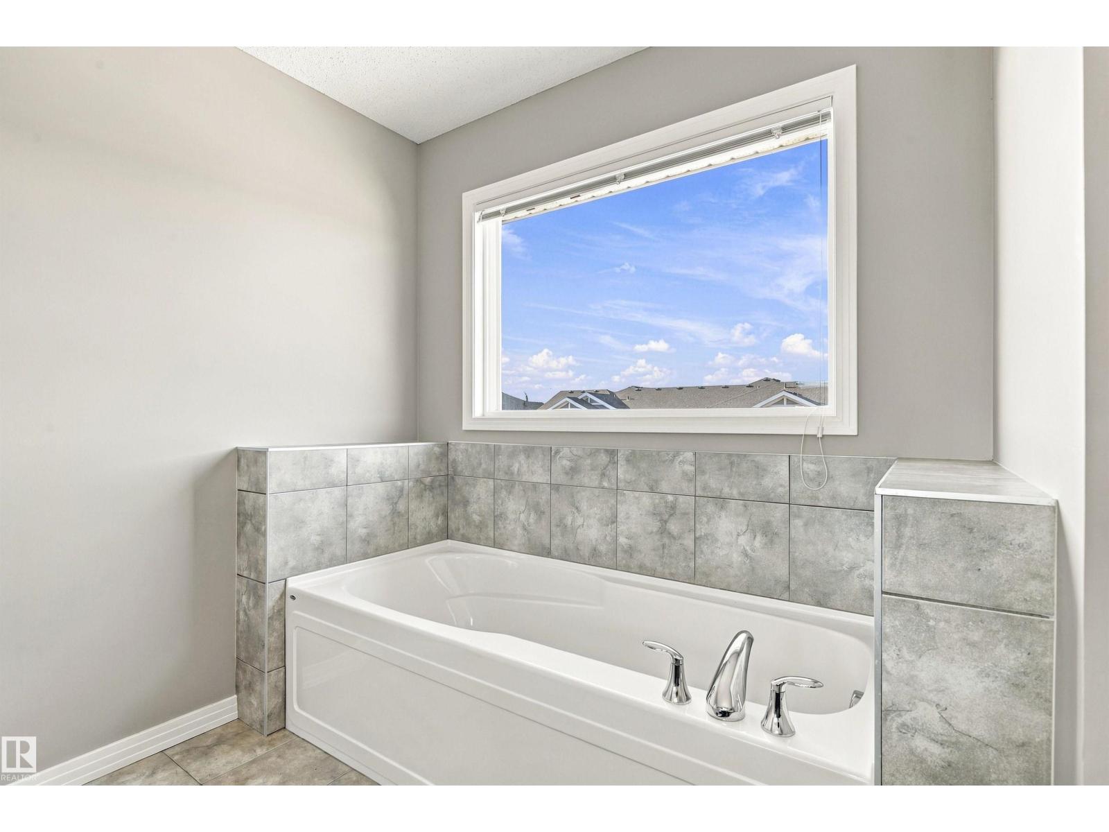 3528 CLAXTON CR SW - 41
