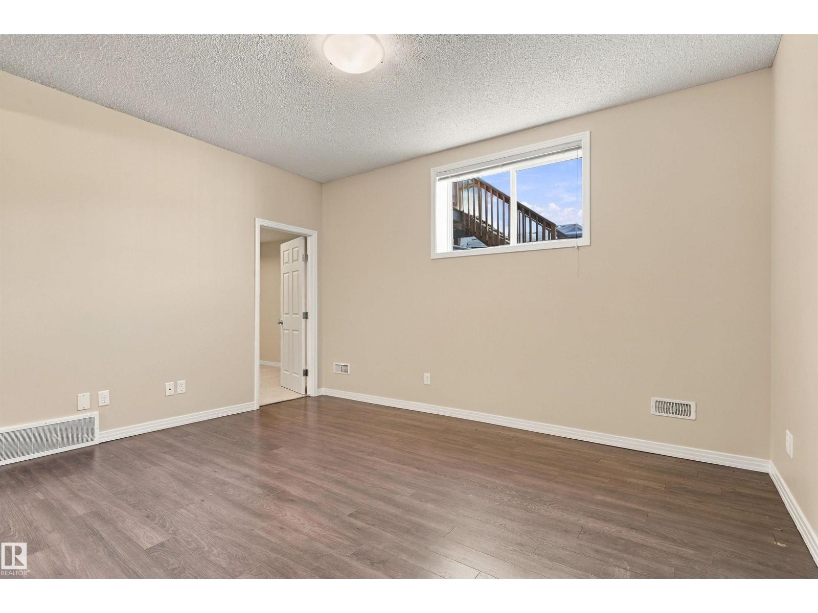 3528 CLAXTON CR SW - 48