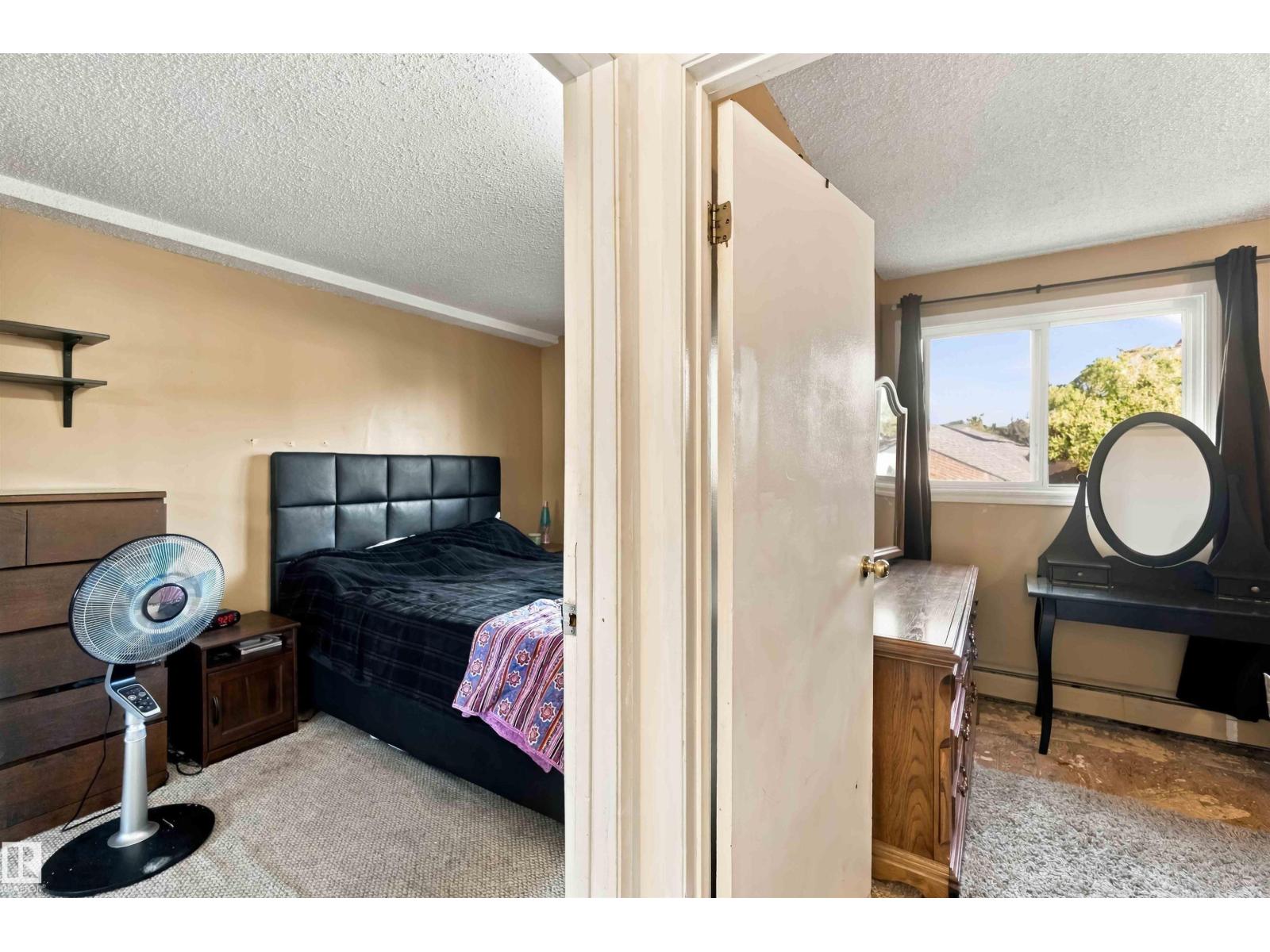 #48 13590 38 ST NW - 22