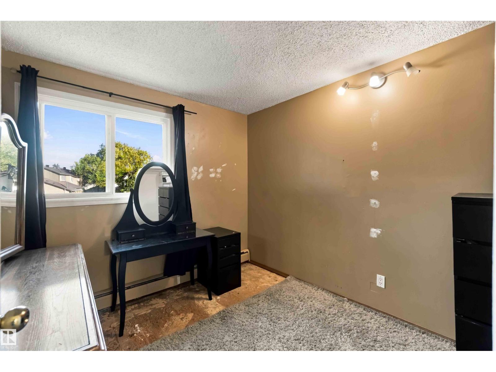 #48 13590 38 ST NW - 23