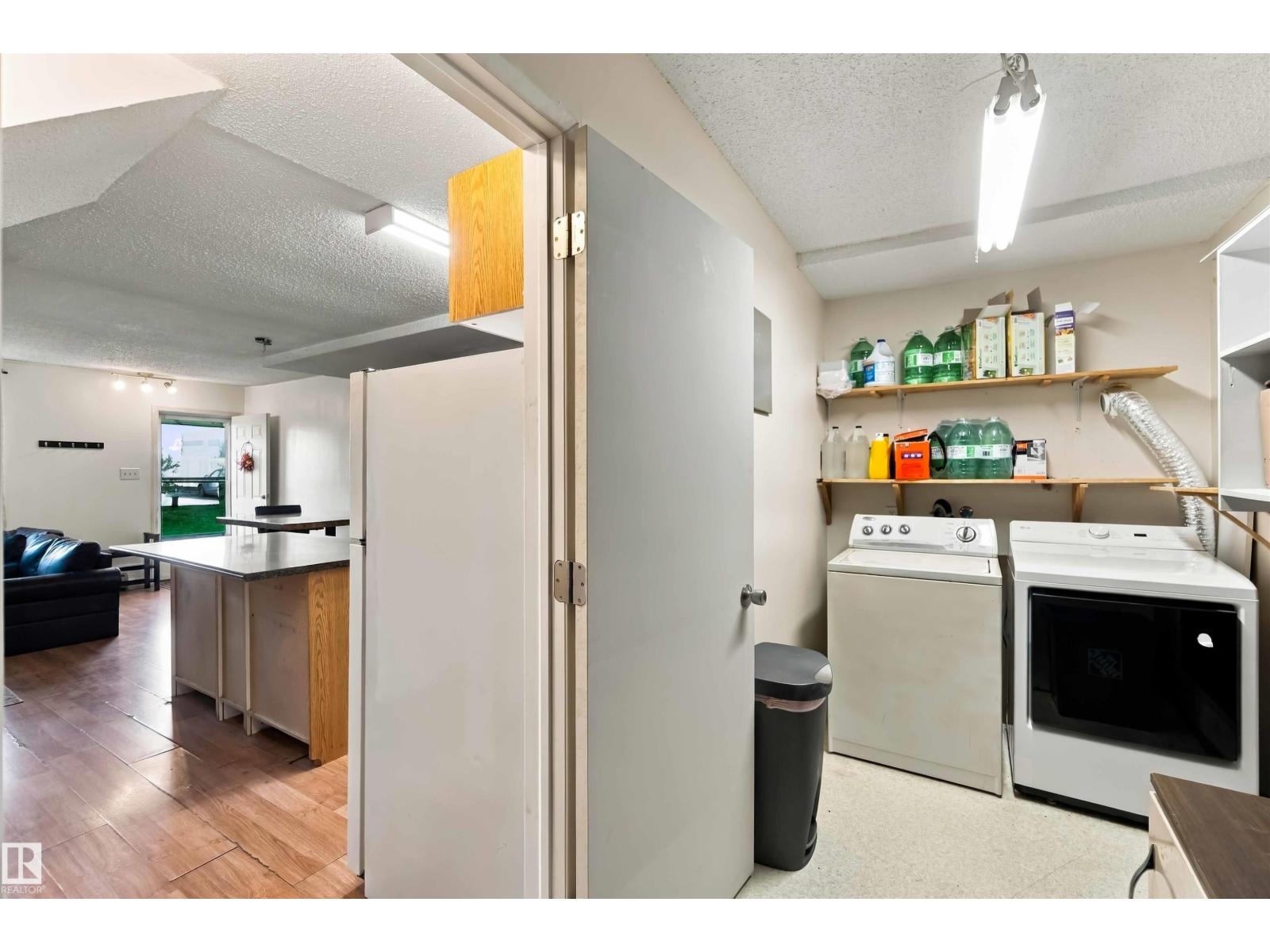 #48 13590 38 ST NW - 27