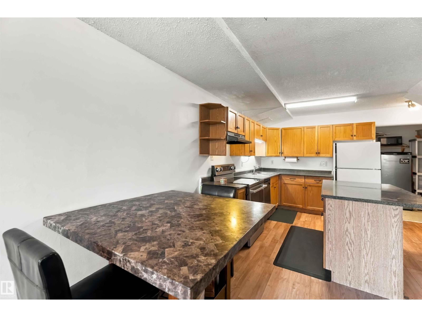 #48 13590 38 ST NW - 9