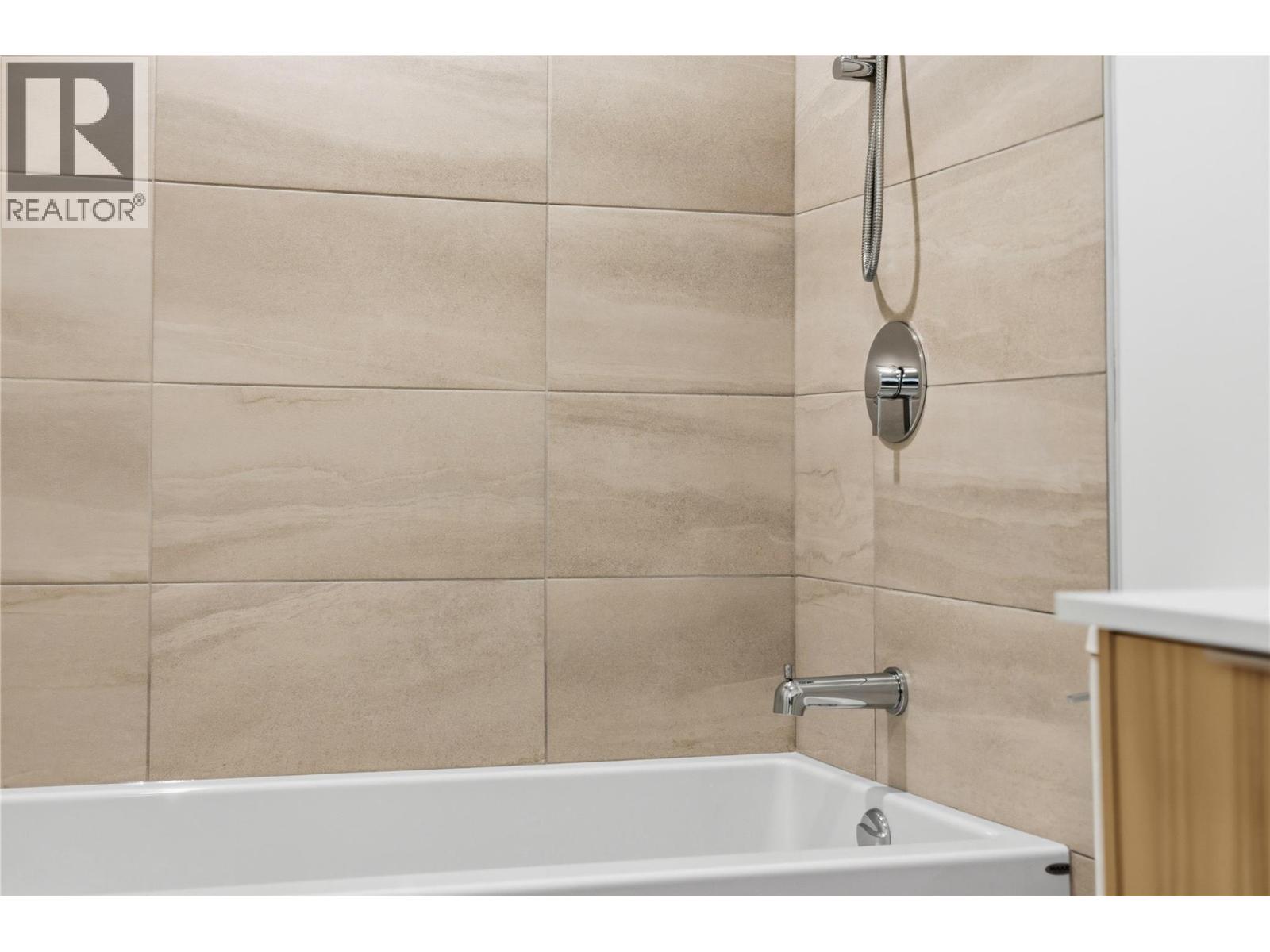 270 Riverside Drive Unit# 608, Penticton