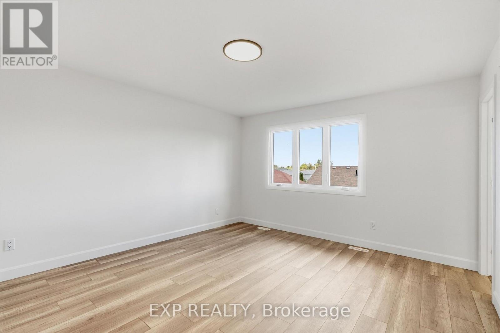 142 ELIZABETH STREET - 21