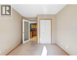 4pc Bathroom - 7 Royal Birch Green Nw, Calgary, AB T3G5L5 Photo 9