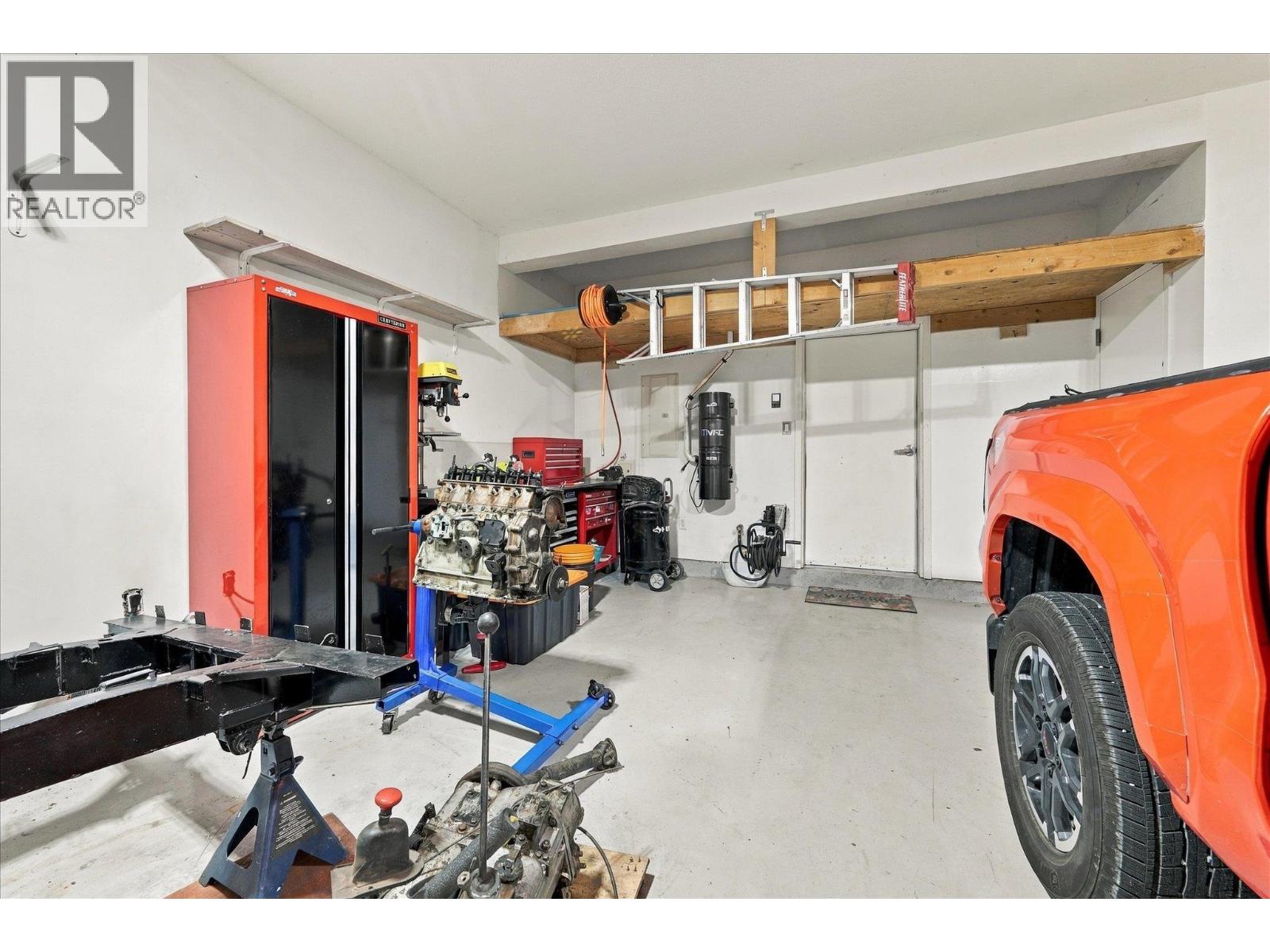 46 40632 GOVERNMENT ROAD, Squamish