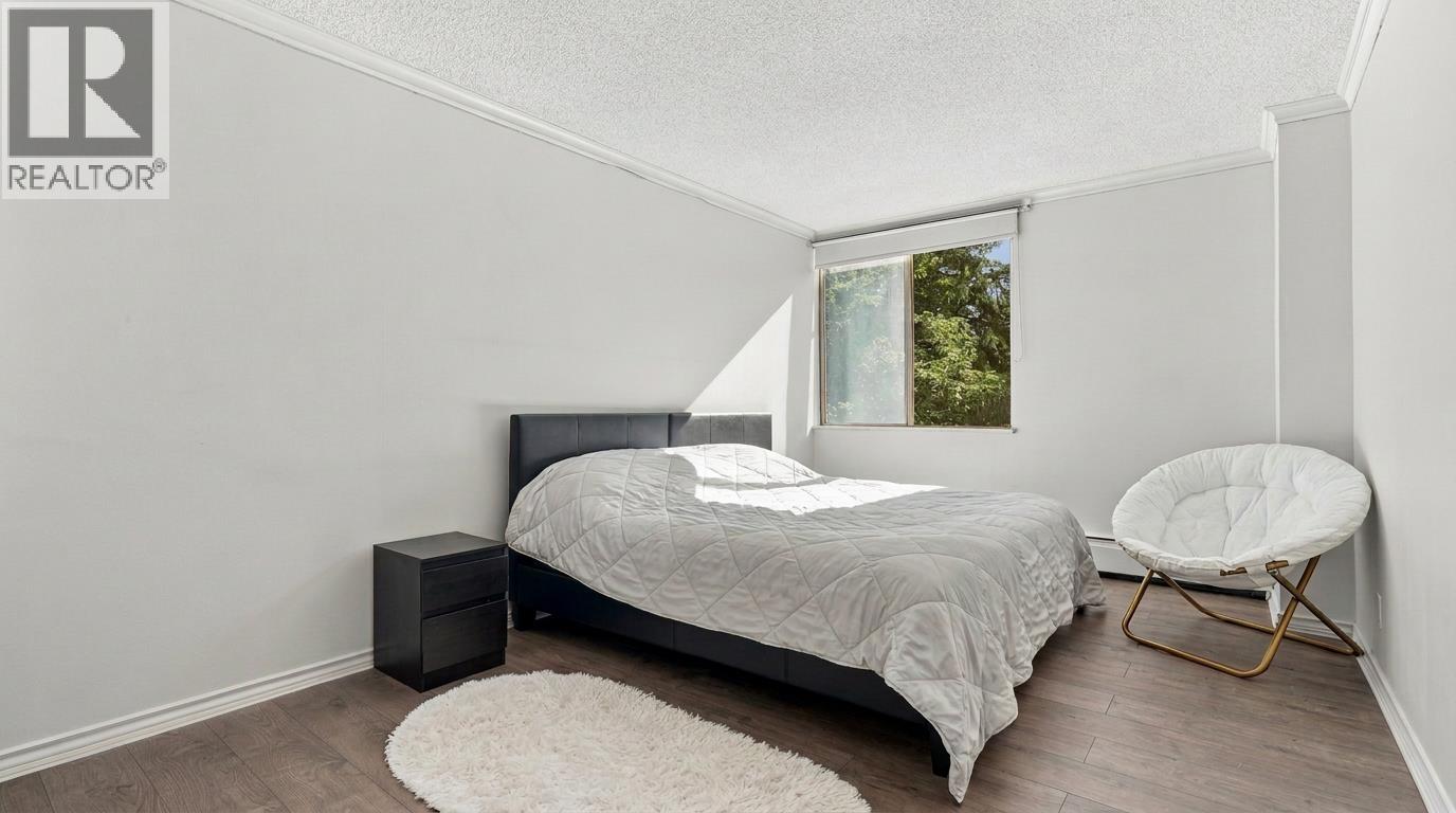 Photo of 403 2024 FULLERTON AVENUE 26