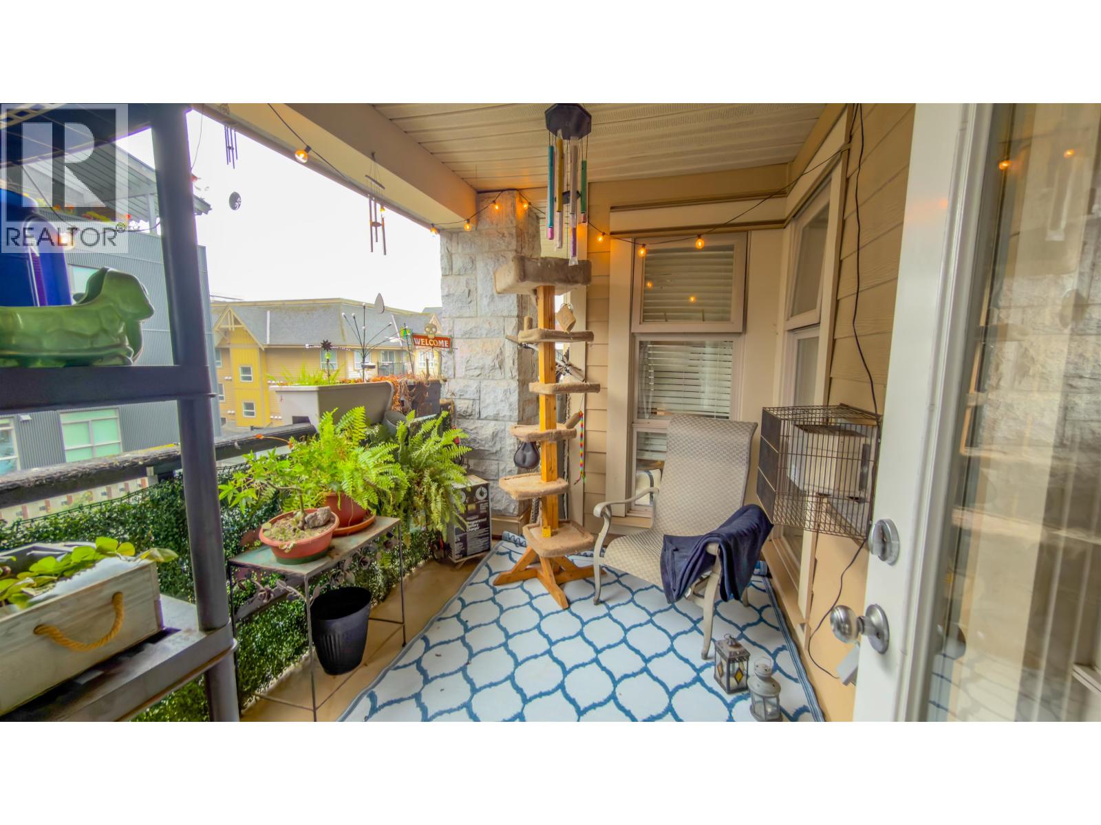 404 1310 VICTORIA STREET, Squamish - Image 1