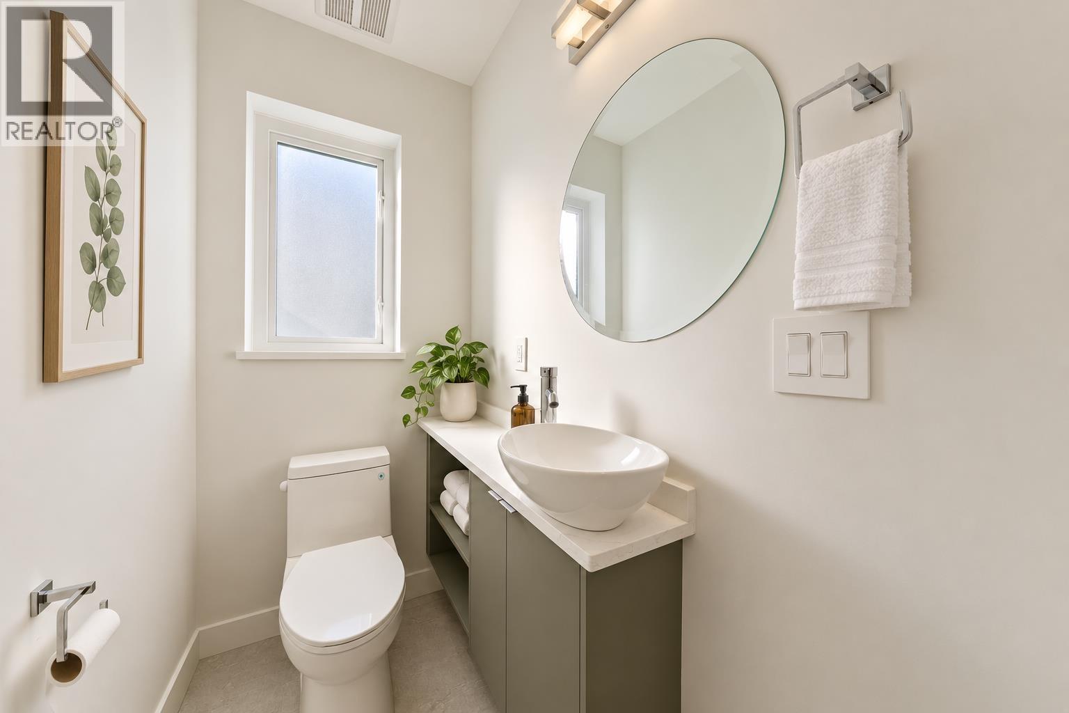 Photo of 7669 GRANVILLE STREET 18