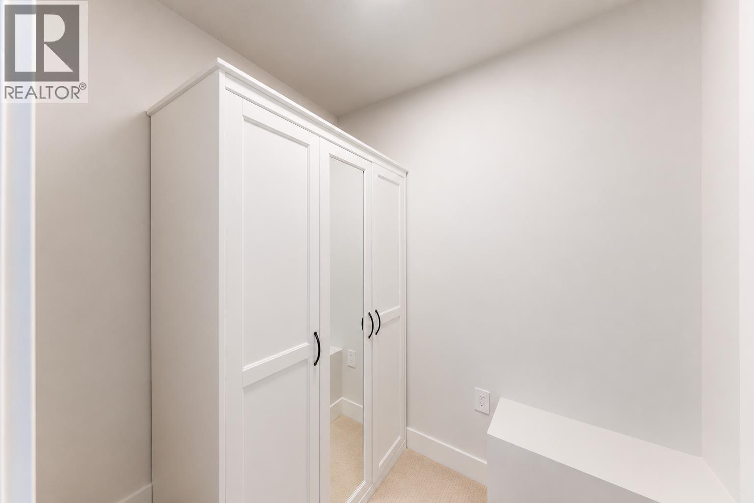 Photo of 7669 GRANVILLE STREET 22