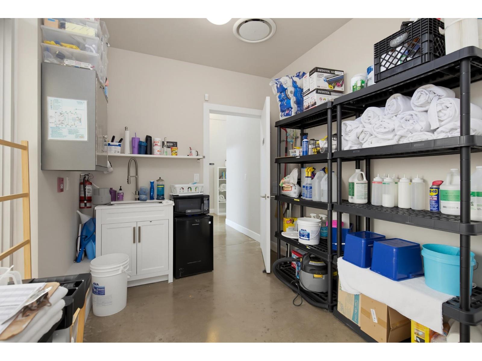 101 45645 TAMIHI WAY, Garrison Crossing, Chilliwack - Image 1