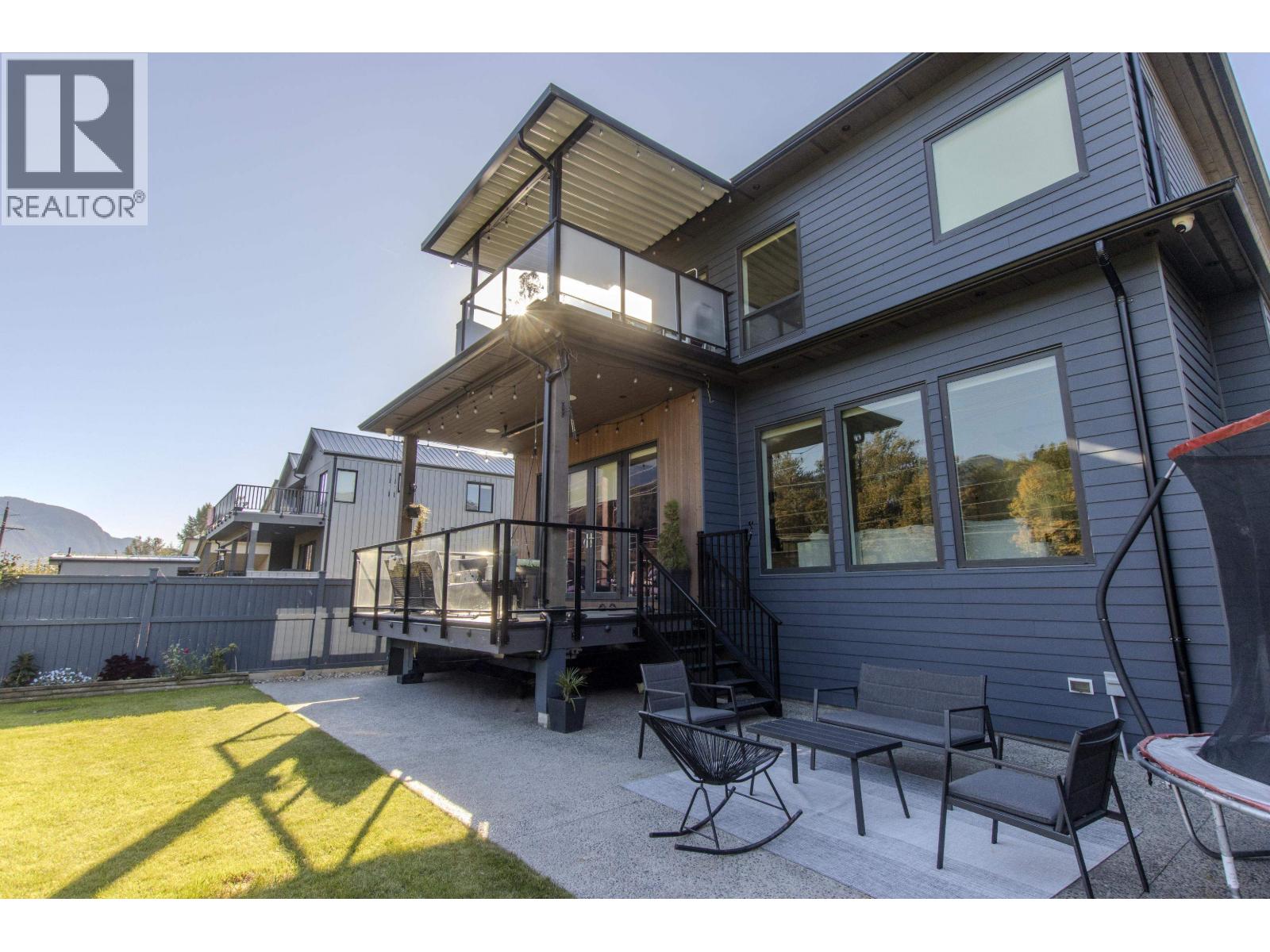 39320 CARDINAL DRIVE, Squamish