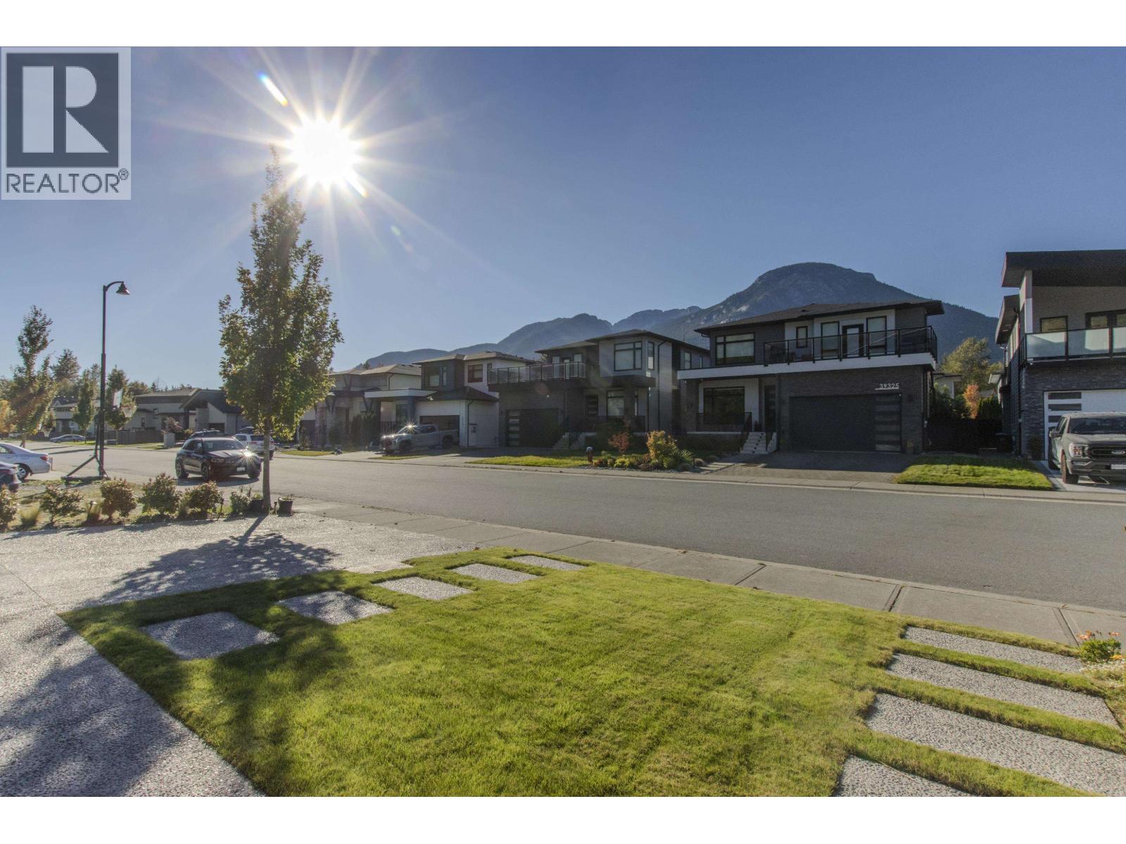 39320 CARDINAL DRIVE, Squamish