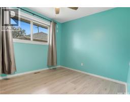 2704 5th Avenue N, Regina, SK S4R0S7 Photo 22