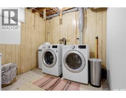 2704 5th Avenue N, Regina, SK S4R0S7 Photo 33