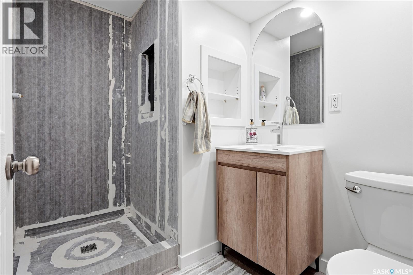 2704 5th AVENUE N, Regina — photo 32