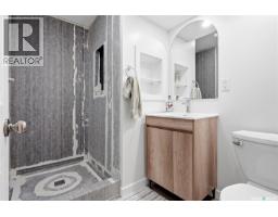 2704 5th Avenue N, Regina, SK S4R0S7 Photo 32