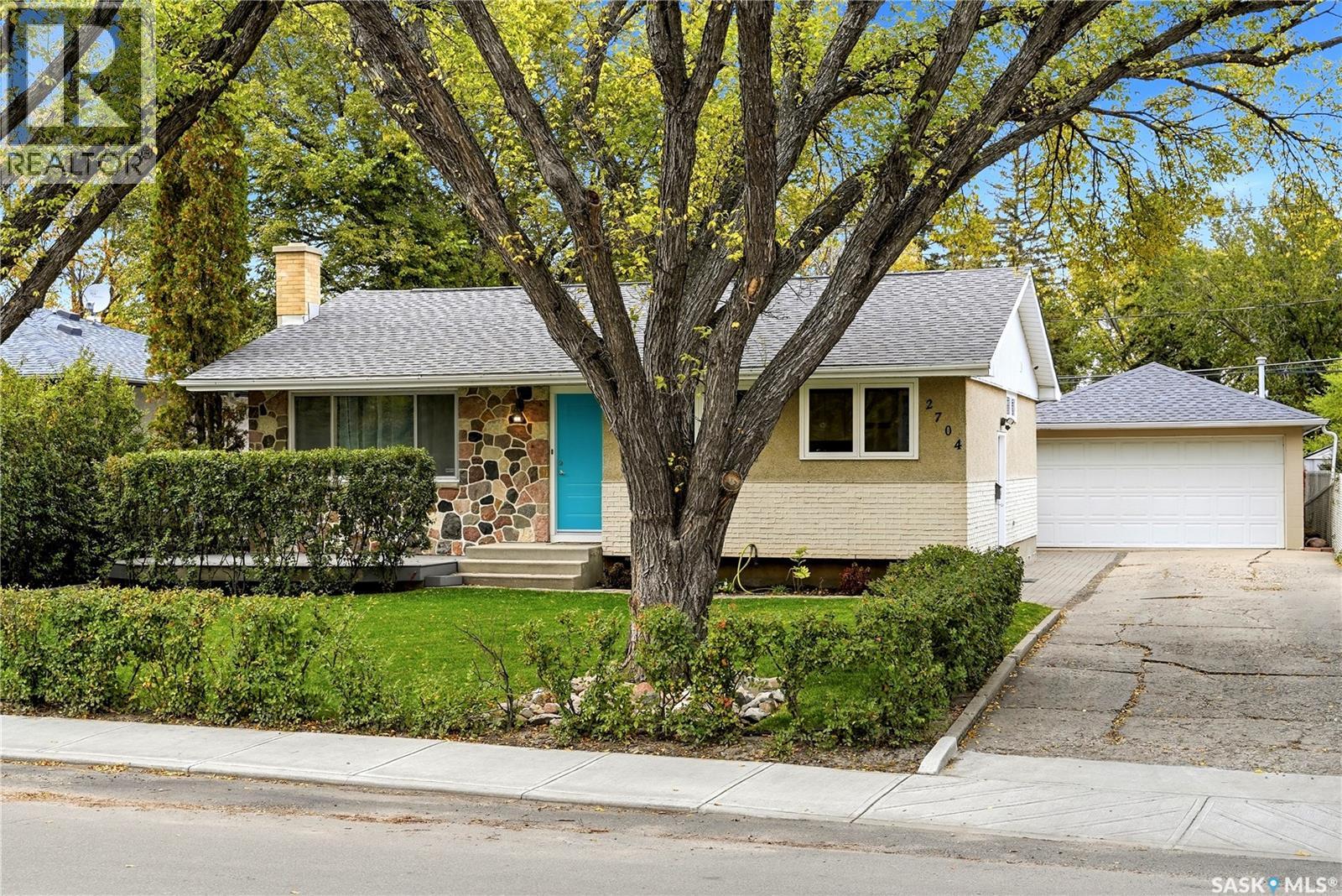 2704 5th AVENUE N, Regina — photo 2