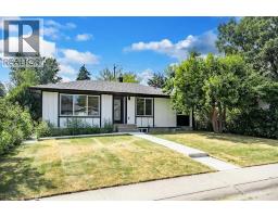 451 Arlington Drive SE - photo 2