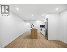 451 Arlington Drive SE - photo 32