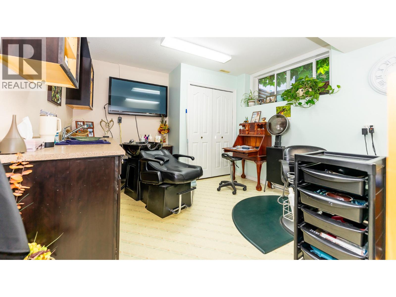 1291 49 Avenue NE - 11