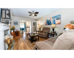 4pc Bathroom - 1291 49 Avenue Ne, Salmon Arm, BC V1E3P1 Photo 6