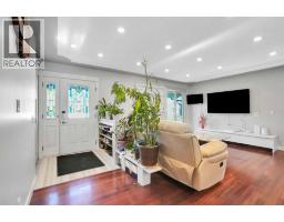 1115 Marcombe Crescent NE - photo 4