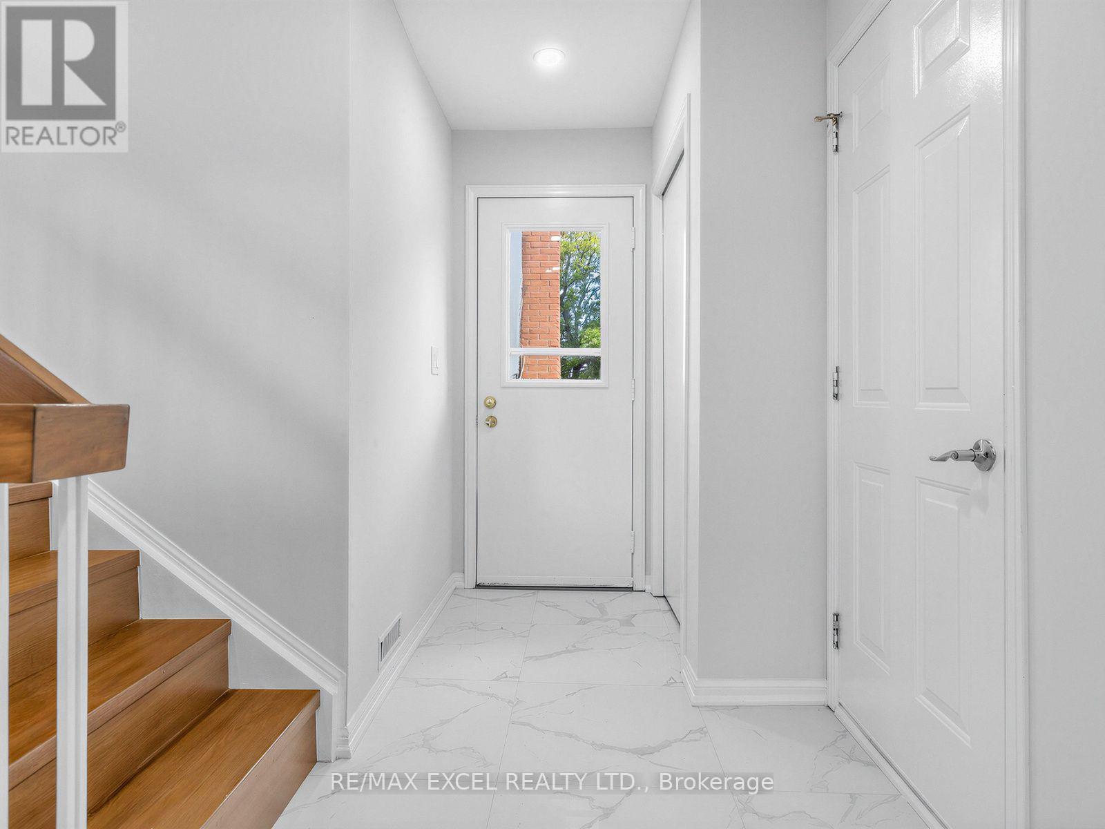 25 GRAND PLACE, Barrie (Allandale Heights) Ontario