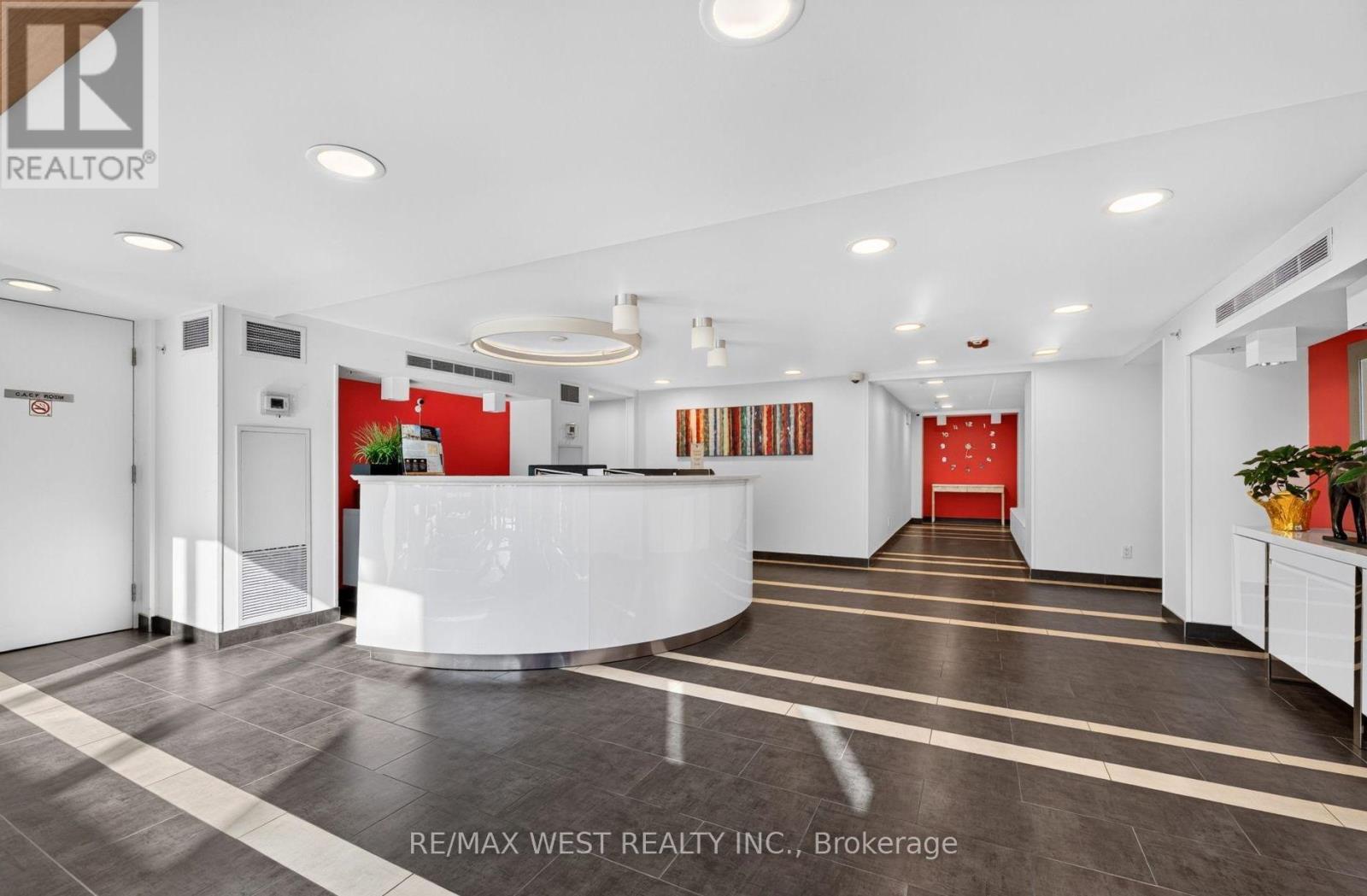 15 James Findlay Way — photo 24