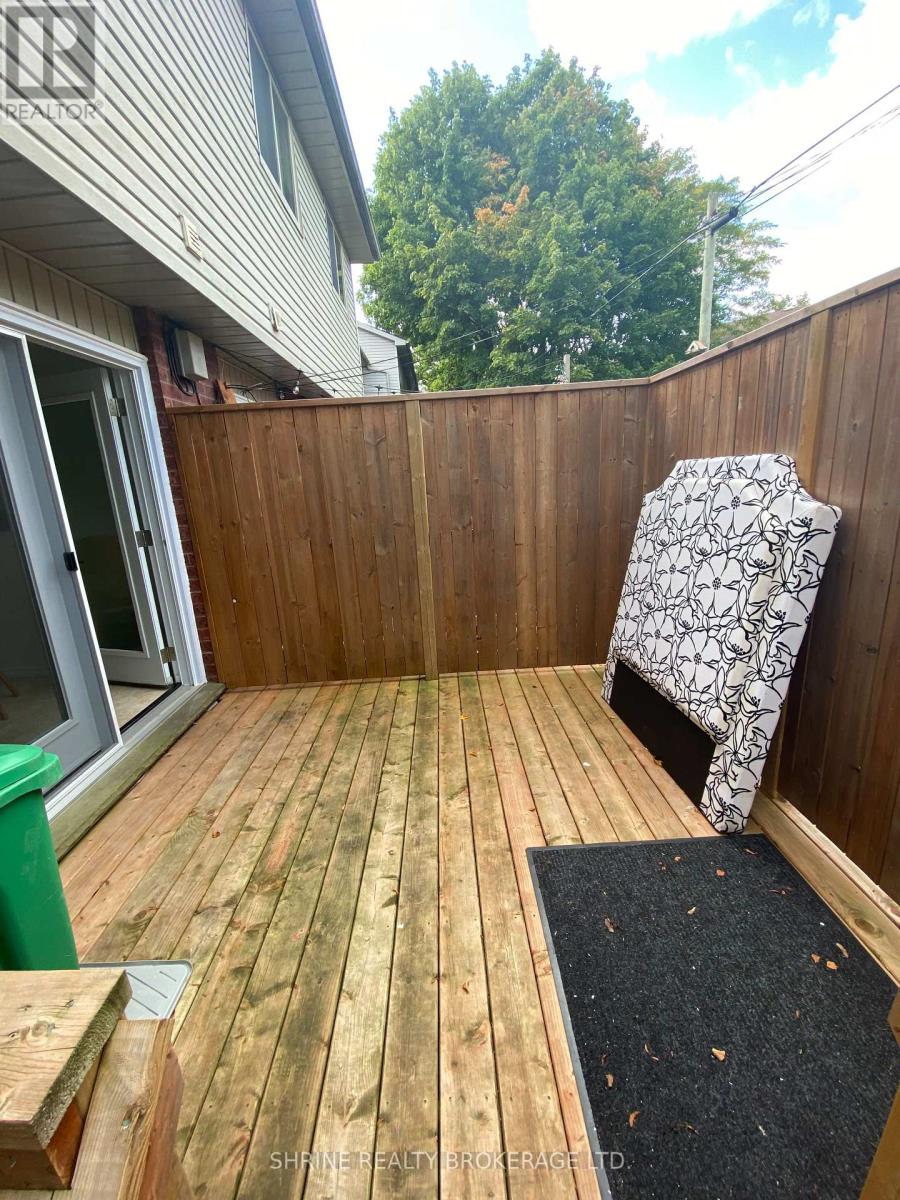 70 Chapman Court — photo 35