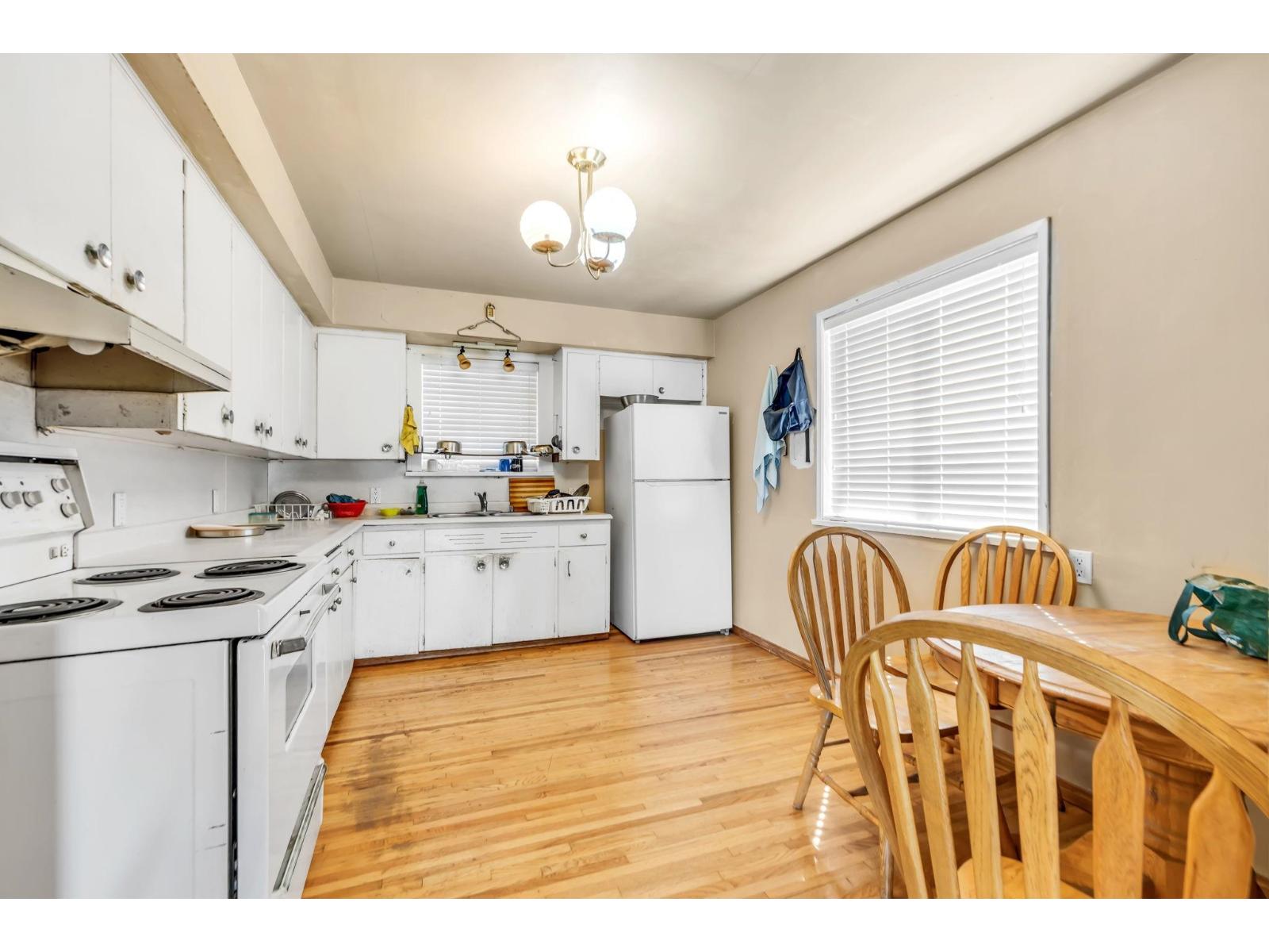 Photo of 2680 VICTORIA STREET 5