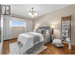 18 Sorlyn Avenue, Toronto, ON M6L1H8 Photo 12