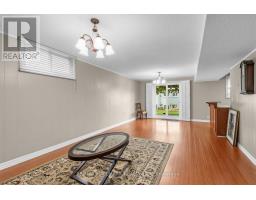 18 Sorlyn Avenue, Toronto, ON M6L1H8 Photo 18