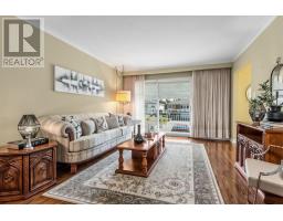 Eating area - 18 Sorlyn Avenue, Toronto, ON M6L1H8 Photo 6