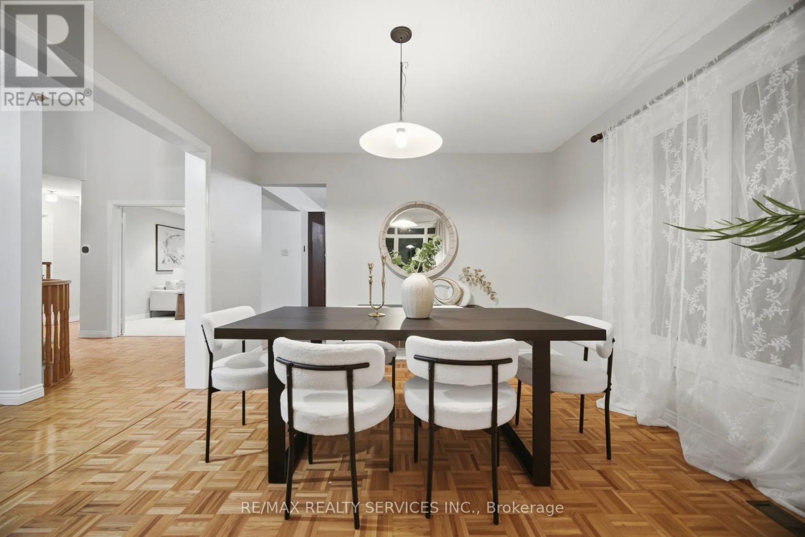 4 Leeward Drive, Brampton, ON photo 9